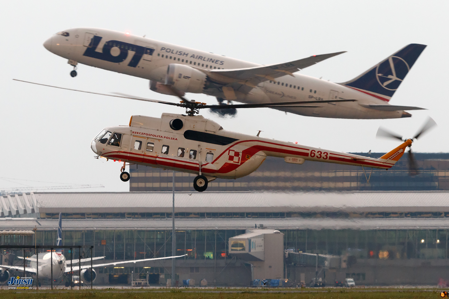 Poland Air Force — Mil Mi-8P (633)